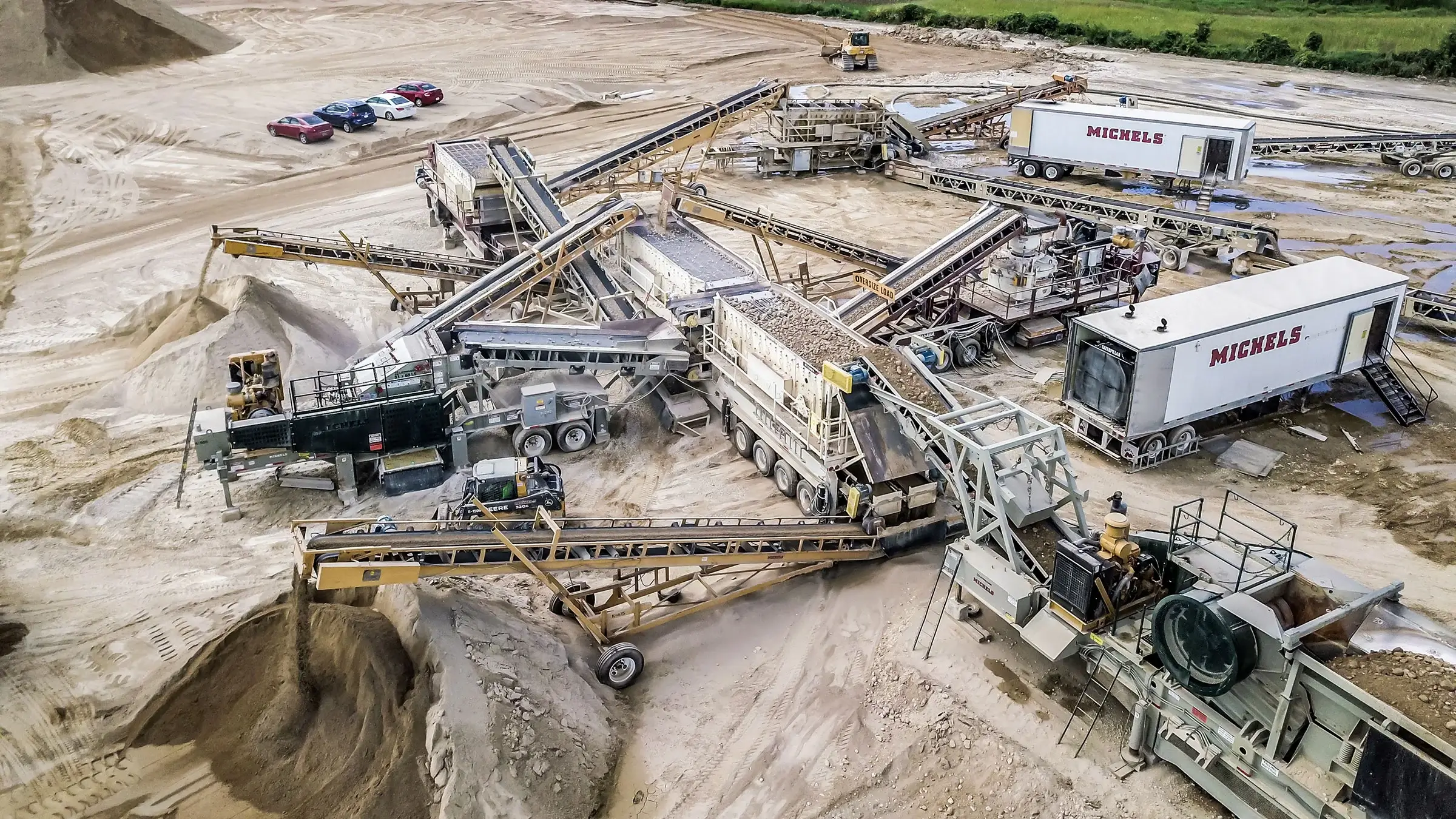 Aggregate sorting machines operate at a batch plant